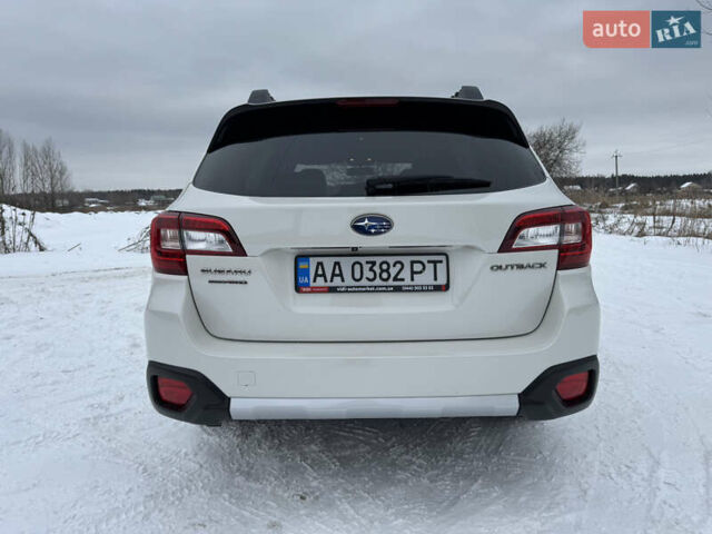 Белый Субару Аутбек, объемом двигателя 2.5 л и пробегом 126 тыс. км за 18700 $, фото 3 на Automoto.ua