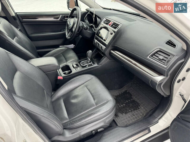Белый Субару Аутбек, объемом двигателя 2.5 л и пробегом 126 тыс. км за 18700 $, фото 13 на Automoto.ua