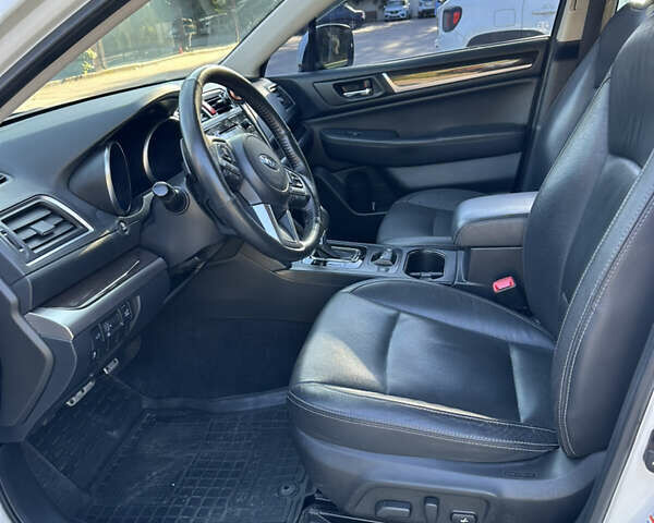 Білий Субару Аутбек, об'ємом двигуна 2.5 л та пробігом 105 тис. км за 21800 $, фото 11 на Automoto.ua