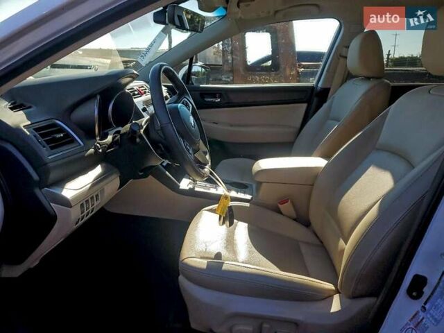 Белый Субару Аутбек, объемом двигателя 3.63 л и пробегом 50 тыс. км за 2200 $, фото 6 на Automoto.ua