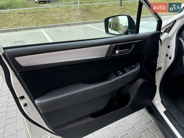 Білий Субару Аутбек, об'ємом двигуна 2.5 л та пробігом 141 тис. км за 16500 $, фото 9 на Automoto.ua