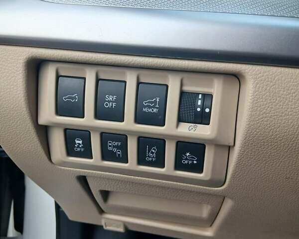Белый Субару Аутбек, объемом двигателя 2.5 л и пробегом 170 тыс. км за 14999 $, фото 17 на Automoto.ua