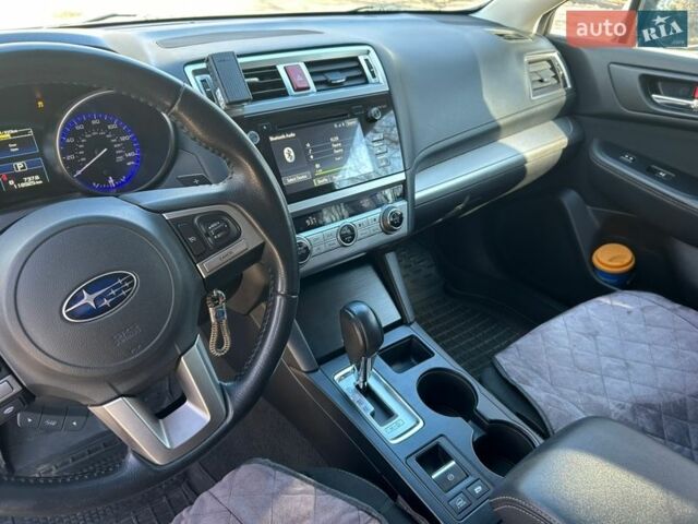 Белый Субару Аутбек, объемом двигателя 2.5 л и пробегом 119 тыс. км за 15300 $, фото 7 на Automoto.ua