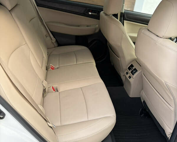 Белый Субару Аутбек, объемом двигателя 2.5 л и пробегом 173 тыс. км за 16900 $, фото 30 на Automoto.ua