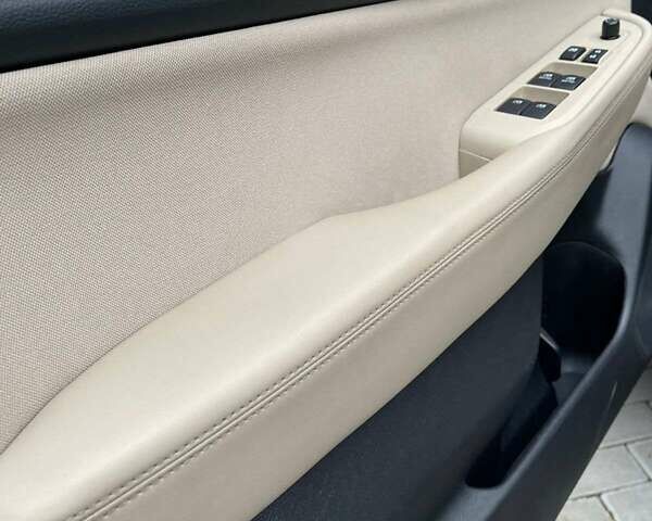 Білий Субару Аутбек, об'ємом двигуна 2.5 л та пробігом 140 тис. км за 13300 $, фото 5 на Automoto.ua