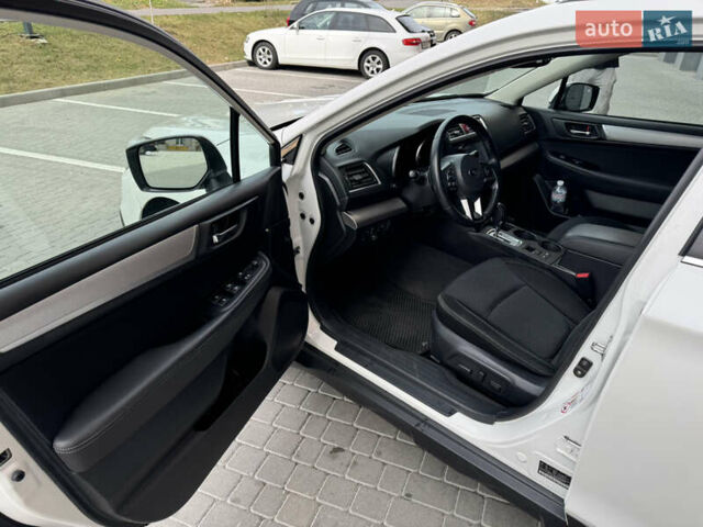 Білий Субару Аутбек, об'ємом двигуна 2.5 л та пробігом 141 тис. км за 16500 $, фото 8 на Automoto.ua