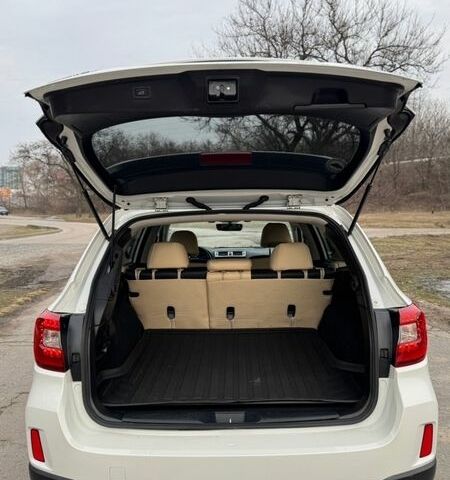 Белый Субару Аутбек, объемом двигателя 2.5 л и пробегом 182 тыс. км за 15400 $, фото 14 на Automoto.ua