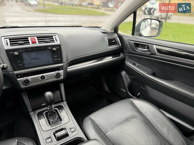 Белый Субару Аутбек, объемом двигателя 2 л и пробегом 263 тыс. км за 15200 $, фото 27 на Automoto.ua