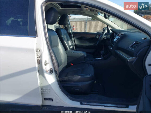 Белый Субару Аутбек, объемом двигателя 2.46 л и пробегом 170 тыс. км за 2700 $, фото 6 на Automoto.ua