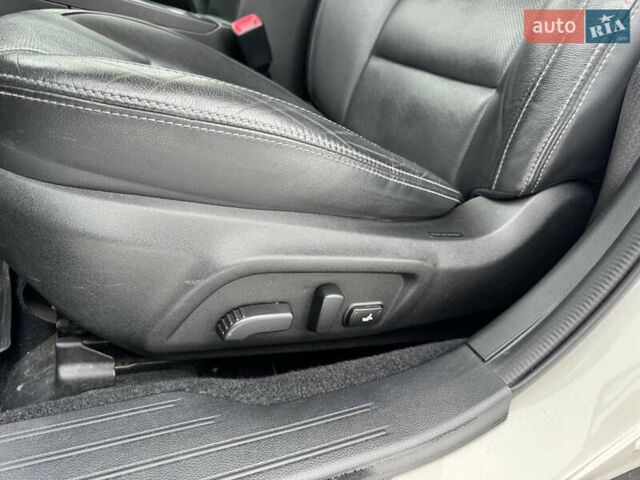 Белый Субару Аутбек, объемом двигателя 2.5 л и пробегом 126 тыс. км за 18700 $, фото 21 на Automoto.ua