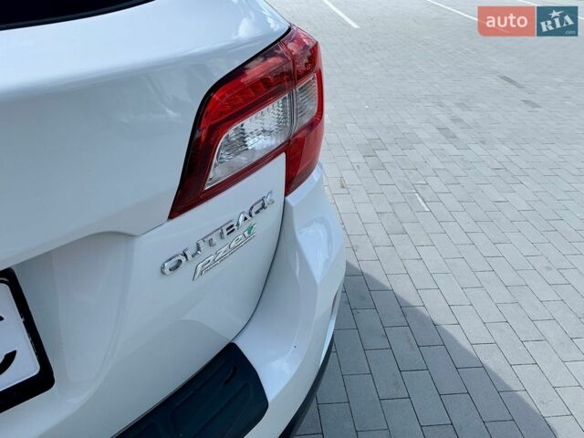 Білий Субару Аутбек, об'ємом двигуна 2.5 л та пробігом 75 тис. км за 15500 $, фото 8 на Automoto.ua