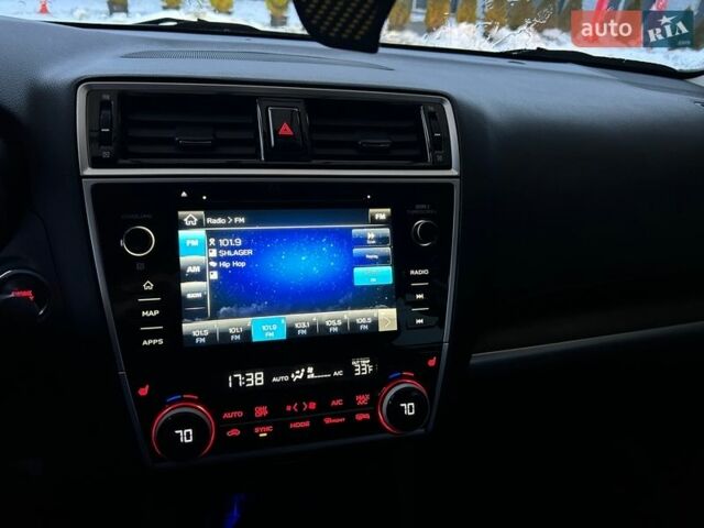 Білий Субару Аутбек, об'ємом двигуна 2.46 л та пробігом 176 тис. км за 15500 $, фото 12 на Automoto.ua