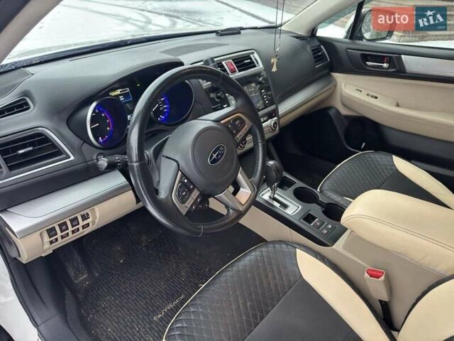 Белый Субару Аутбек, объемом двигателя 2.5 л и пробегом 177 тыс. км за 16500 $, фото 15 на Automoto.ua