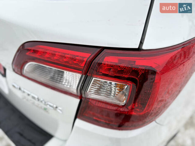 Белый Субару Аутбек, объемом двигателя 2.5 л и пробегом 173 тыс. км за 16900 $, фото 63 на Automoto.ua