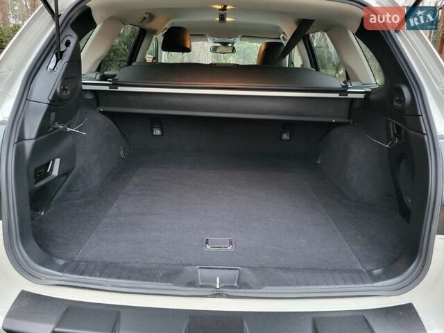 Белый Субару Аутбек, объемом двигателя 2.5 л и пробегом 99 тыс. км за 21200 $, фото 4 на Automoto.ua