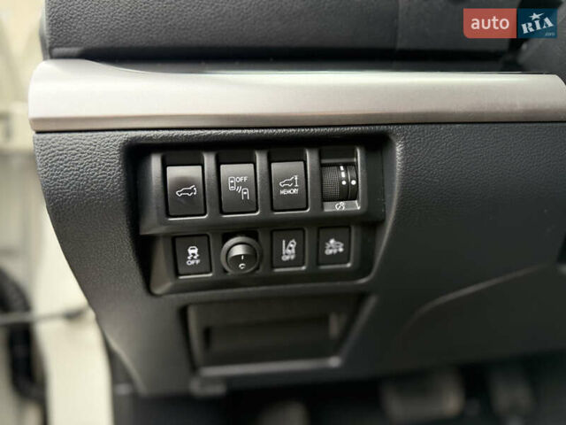 Белый Субару Аутбек, объемом двигателя 2 л и пробегом 263 тыс. км за 15200 $, фото 16 на Automoto.ua