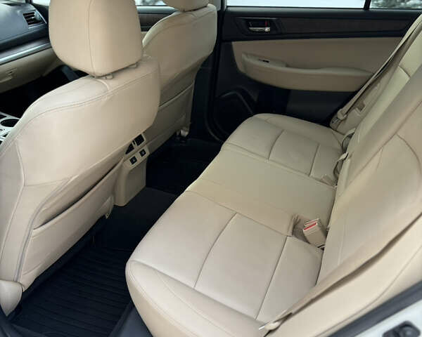 Белый Субару Аутбек, объемом двигателя 2.5 л и пробегом 173 тыс. км за 16900 $, фото 24 на Automoto.ua