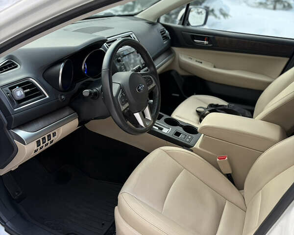 Белый Субару Аутбек, объемом двигателя 2.5 л и пробегом 173 тыс. км за 16900 $, фото 18 на Automoto.ua