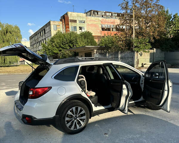 Білий Субару Аутбек, об'ємом двигуна 2.5 л та пробігом 105 тис. км за 20900 $, фото 36 на Automoto.ua