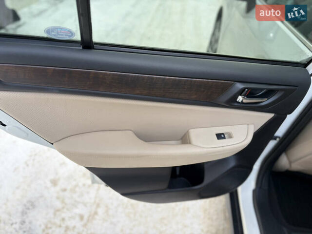 Белый Субару Аутбек, объемом двигателя 2.5 л и пробегом 173 тыс. км за 16900 $, фото 26 на Automoto.ua