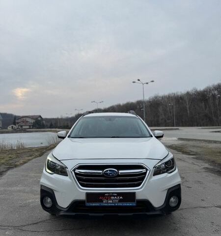 Белый Субару Аутбек, объемом двигателя 2.5 л и пробегом 182 тыс. км за 15400 $, фото 5 на Automoto.ua