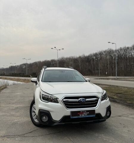 Белый Субару Аутбек, объемом двигателя 2.5 л и пробегом 182 тыс. км за 15400 $, фото 2 на Automoto.ua