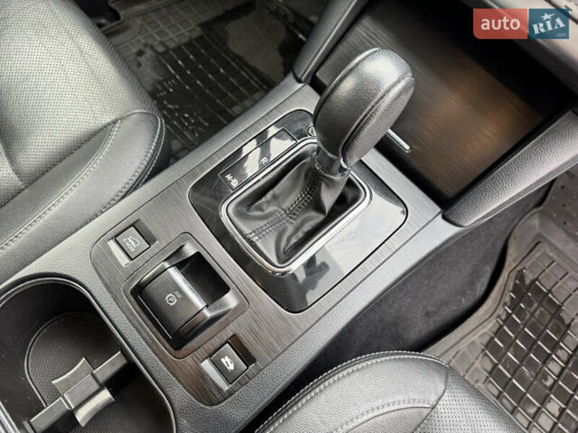 Белый Субару Аутбек, объемом двигателя 2.5 л и пробегом 126 тыс. км за 18700 $, фото 15 на Automoto.ua