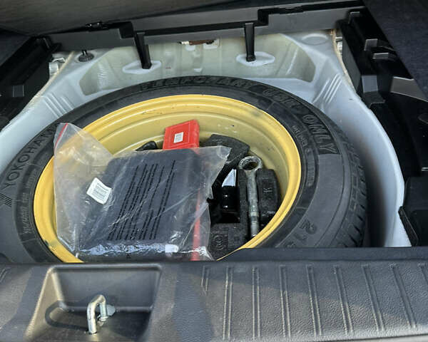 Білий Субару Аутбек, об'ємом двигуна 2.5 л та пробігом 105 тис. км за 21800 $, фото 23 на Automoto.ua