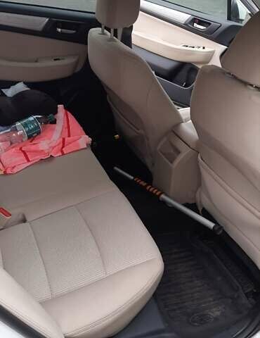 Білий Субару Аутбек, об'ємом двигуна 2.5 л та пробігом 140 тис. км за 13300 $, фото 13 на Automoto.ua