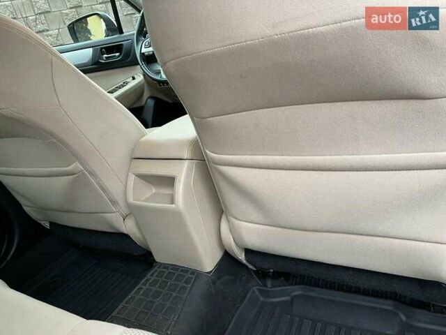 Білий Субару Аутбек, об'ємом двигуна 2.5 л та пробігом 140 тис. км за 13300 $, фото 6 на Automoto.ua
