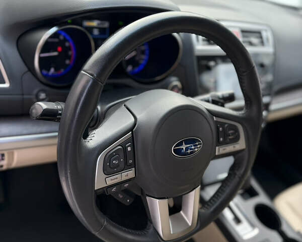 Белый Субару Аутбек, объемом двигателя 2.5 л и пробегом 173 тыс. км за 16900 $, фото 16 на Automoto.ua