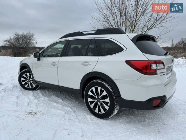Белый Субару Аутбек, объемом двигателя 2.5 л и пробегом 126 тыс. км за 18700 $, фото 2 на Automoto.ua
