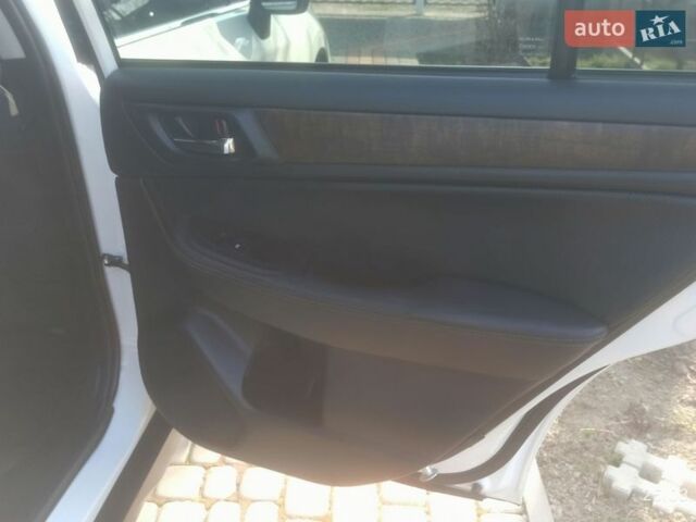Білий Субару Аутбек, об'ємом двигуна 2.5 л та пробігом 154 тис. км за 16900 $, фото 28 на Automoto.ua