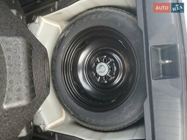 Белый Субару Аутбек, объемом двигателя 2.5 л и пробегом 170 тыс. км за 14999 $, фото 8 на Automoto.ua