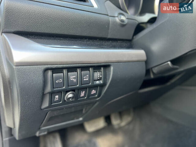Белый Субару Аутбек, объемом двигателя 2 л и пробегом 260 тыс. км за 15900 $, фото 25 на Automoto.ua
