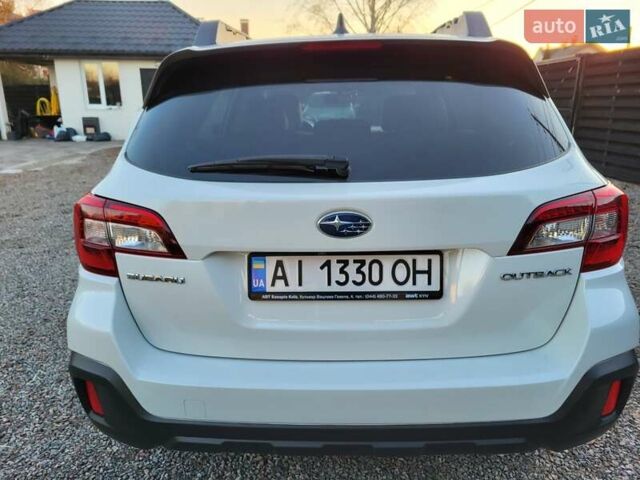 Белый Субару Аутбек, объемом двигателя 2.5 л и пробегом 105 тыс. км за 14999 $, фото 6 на Automoto.ua