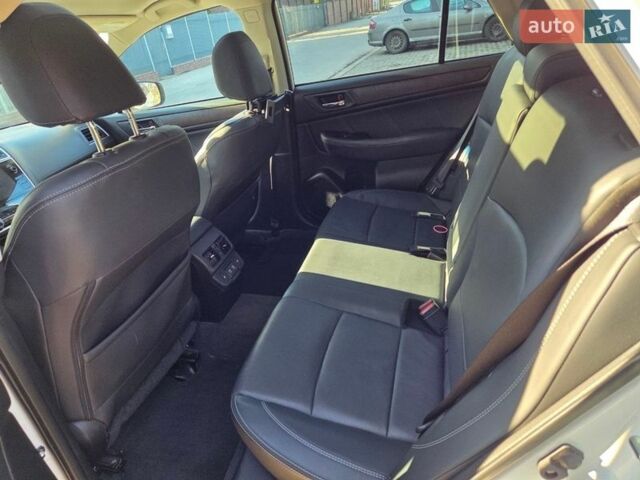 Белый Субару Аутбек, объемом двигателя 2.5 л и пробегом 77 тыс. км за 23000 $, фото 26 на Automoto.ua