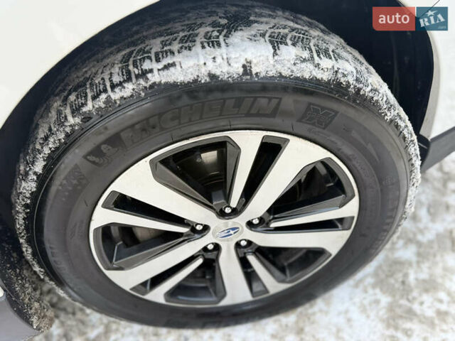 Білий Субару Аутбек, об'ємом двигуна 2.5 л та пробігом 92 тис. км за 22500 $, фото 14 на Automoto.ua