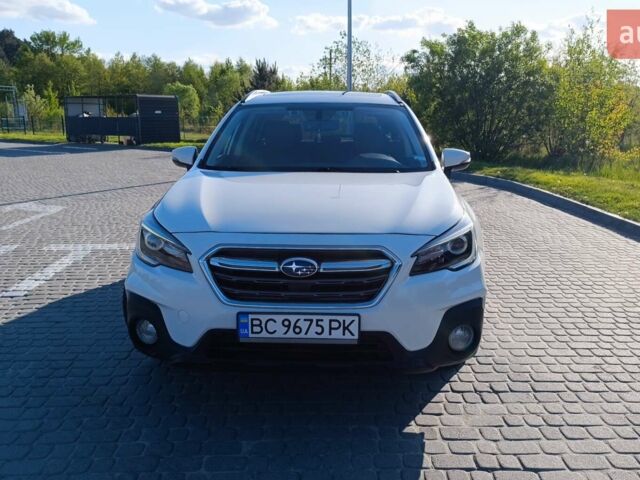 Белый Субару Аутбек, объемом двигателя 3.63 л и пробегом 126 тыс. км за 19950 $, фото 5 на Automoto.ua