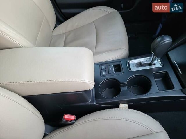 Белый Субару Аутбек, объемом двигателя 2.5 л и пробегом 105 тыс. км за 14999 $, фото 26 на Automoto.ua