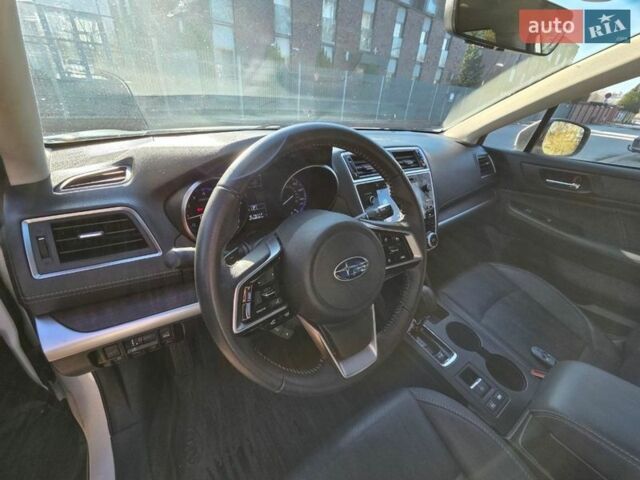 Белый Субару Аутбек, объемом двигателя 2.5 л и пробегом 77 тыс. км за 23000 $, фото 22 на Automoto.ua