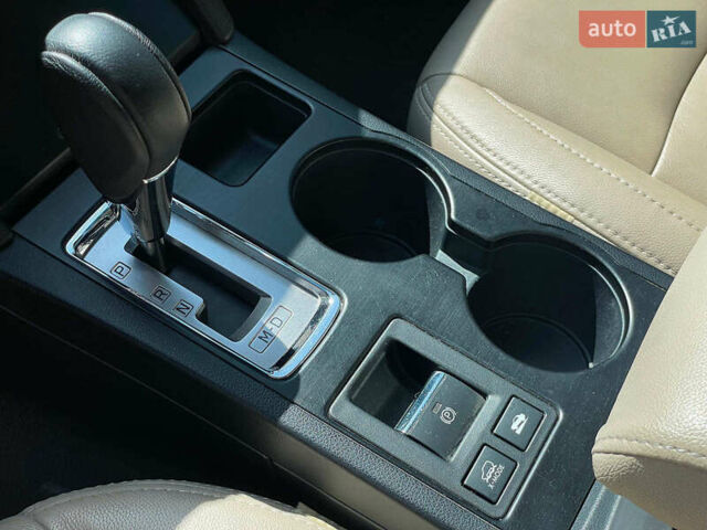 Белый Субару Аутбек, объемом двигателя 2.5 л и пробегом 102 тыс. км за 15990 $, фото 17 на Automoto.ua