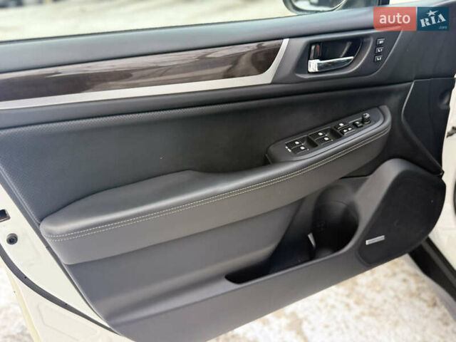 Білий Субару Аутбек, об'ємом двигуна 2.5 л та пробігом 92 тис. км за 22500 $, фото 24 на Automoto.ua