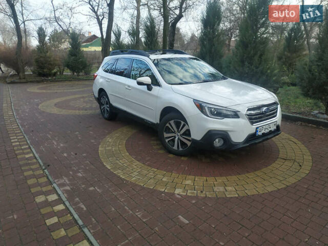 Белый Субару Аутбек, объемом двигателя 2.5 л и пробегом 130 тыс. км за 18950 $, фото 2 на Automoto.ua