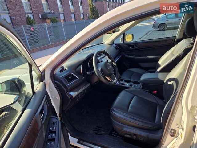 Белый Субару Аутбек, объемом двигателя 2.5 л и пробегом 77 тыс. км за 23000 $, фото 25 на Automoto.ua