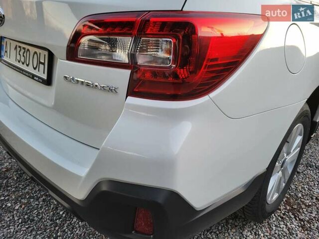 Белый Субару Аутбек, объемом двигателя 2.5 л и пробегом 105 тыс. км за 14999 $, фото 31 на Automoto.ua