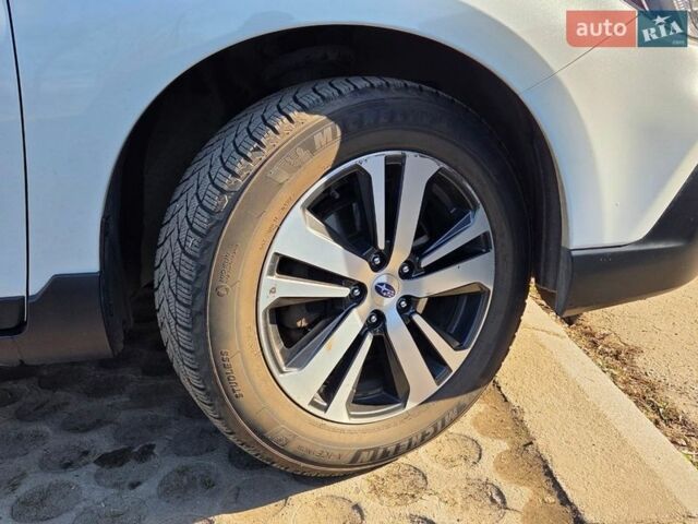 Белый Субару Аутбек, объемом двигателя 2.5 л и пробегом 77 тыс. км за 23000 $, фото 38 на Automoto.ua