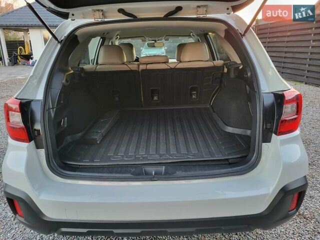 Белый Субару Аутбек, объемом двигателя 2.5 л и пробегом 105 тыс. км за 14999 $, фото 15 на Automoto.ua