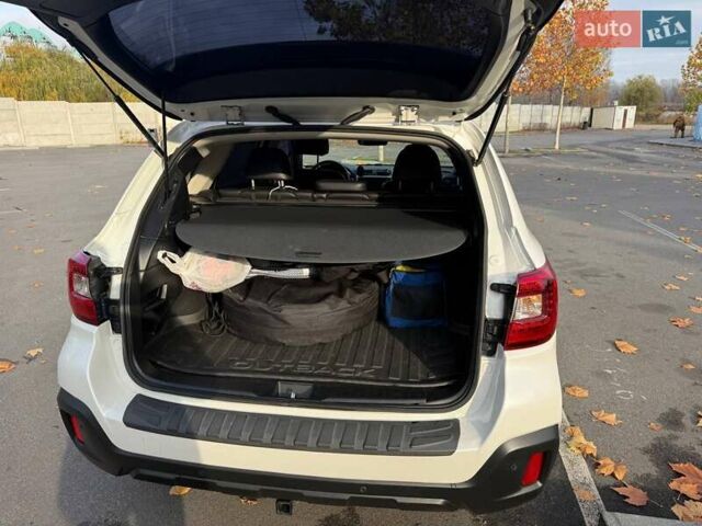 Белый Субару Аутбек, объемом двигателя 2.46 л и пробегом 110 тыс. км за 17300 $, фото 13 на Automoto.ua