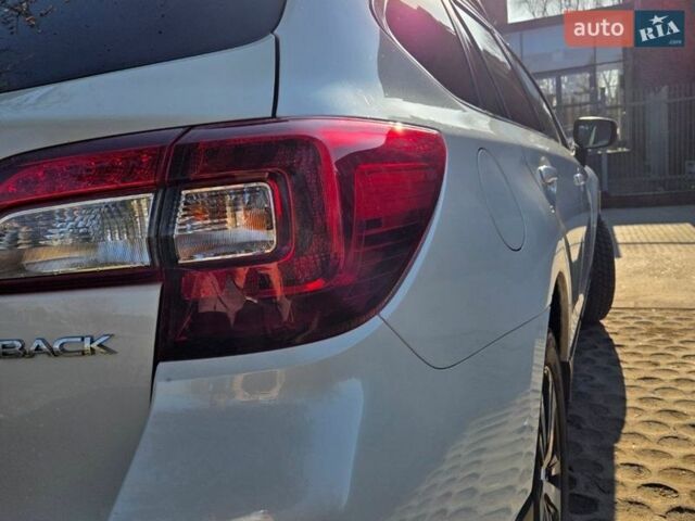 Белый Субару Аутбек, объемом двигателя 2.5 л и пробегом 77 тыс. км за 23000 $, фото 11 на Automoto.ua